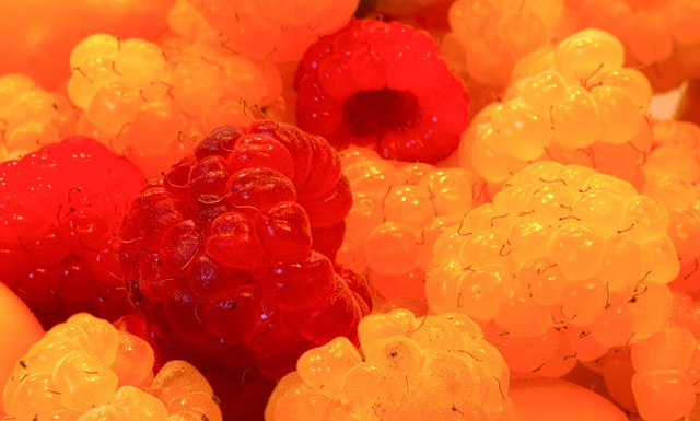 记者：尤文正努力与巴黎就穆阿尼达成协议，热刺也在争夺他